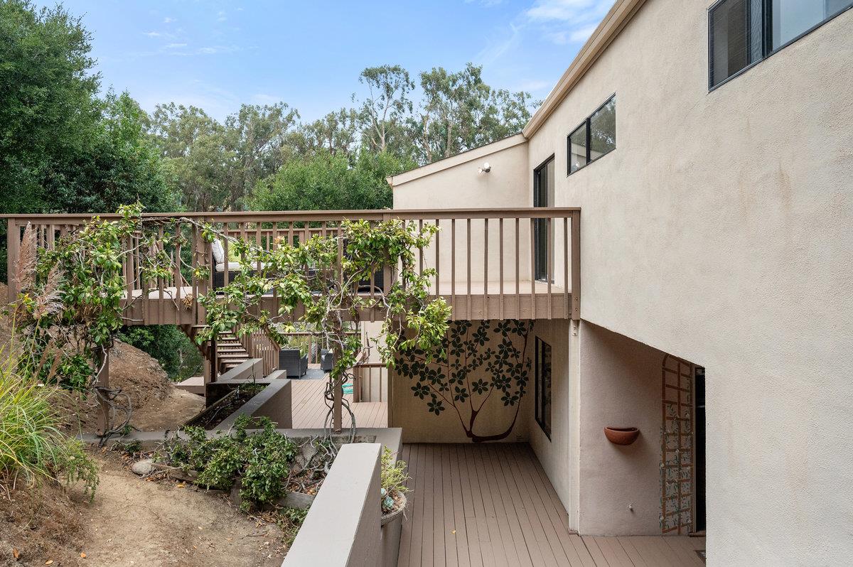 901 Laurelwood Drive