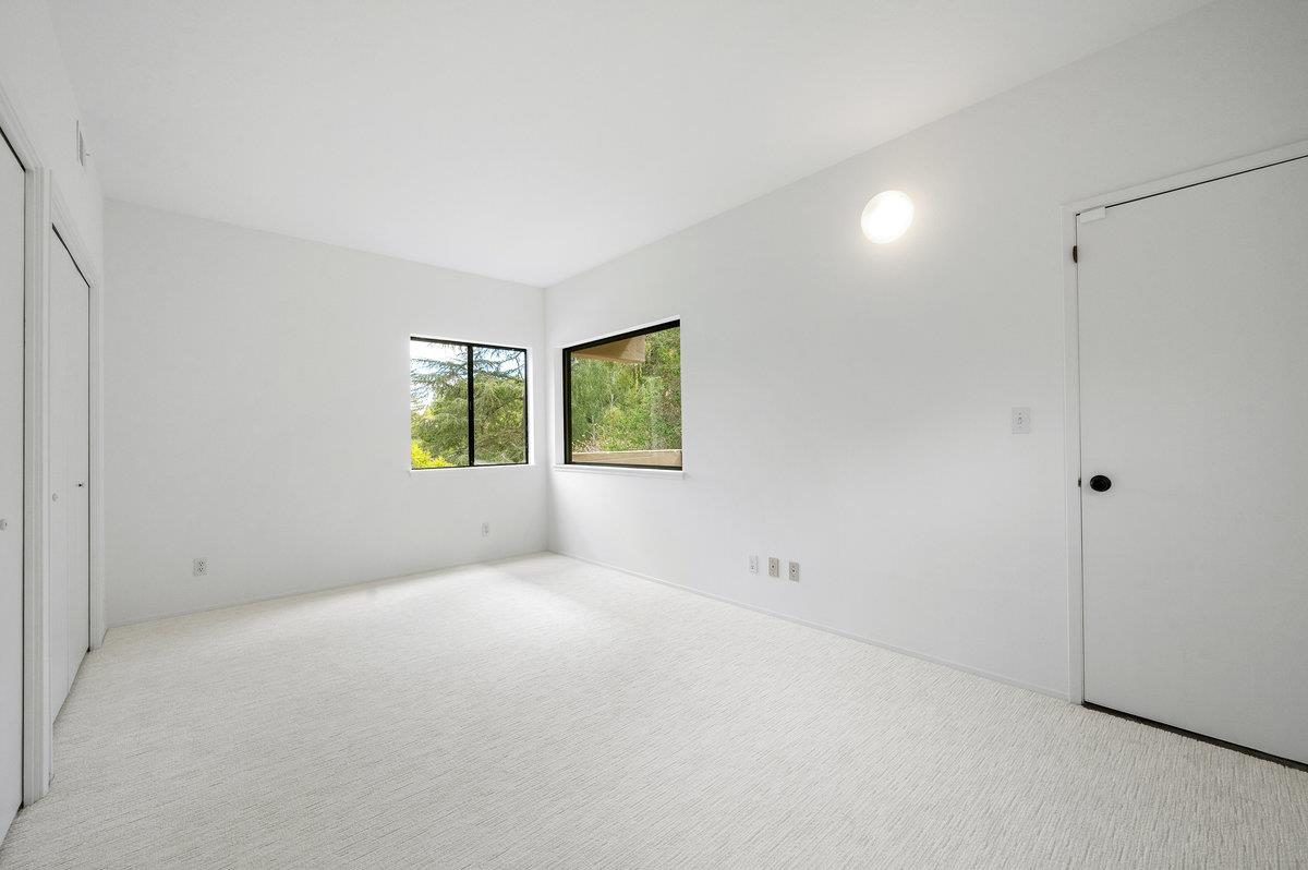 901 Laurelwood Drive