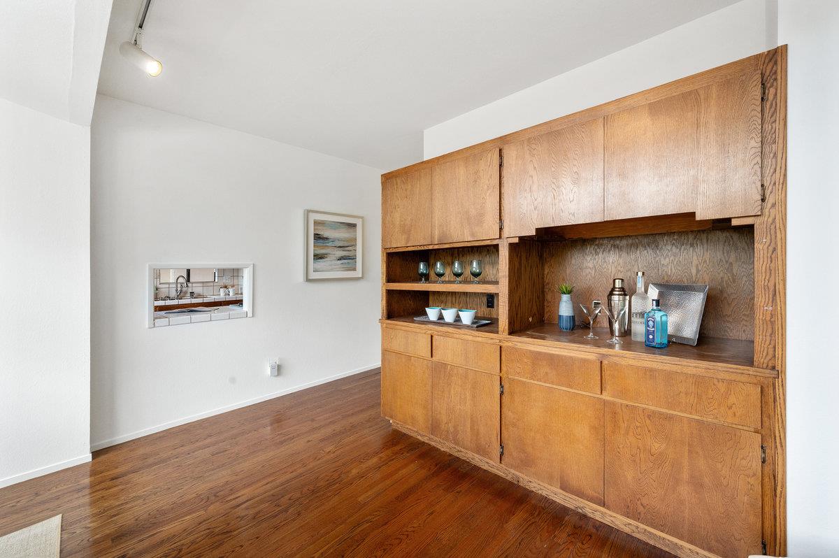 901 Laurelwood Drive