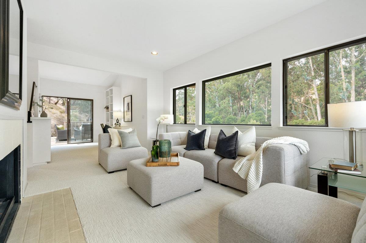 901 Laurelwood Drive