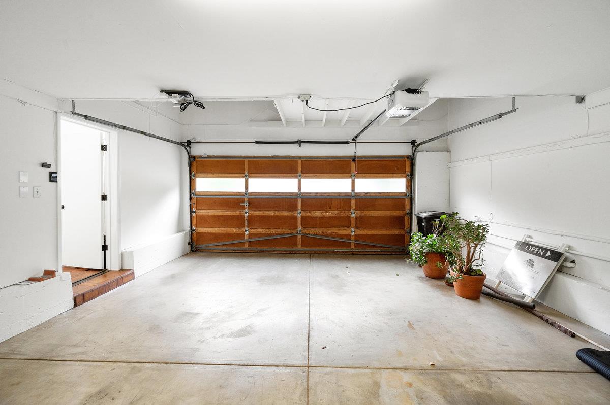 901 Laurelwood Drive