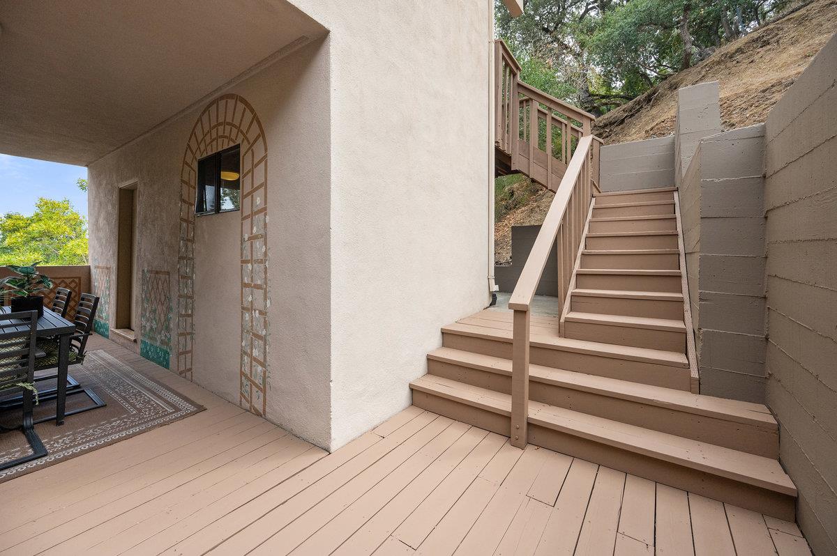 901 Laurelwood Drive