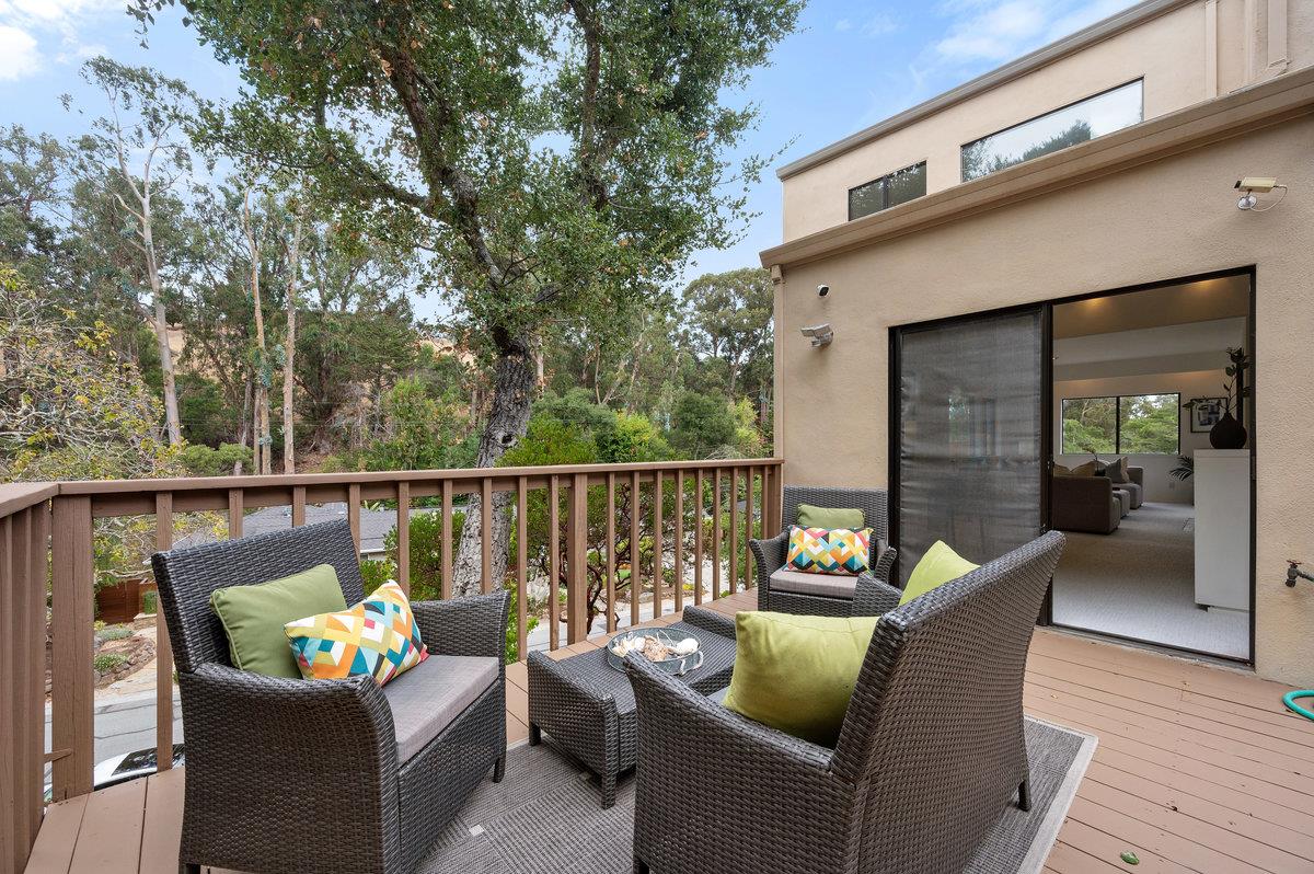 901 Laurelwood Drive