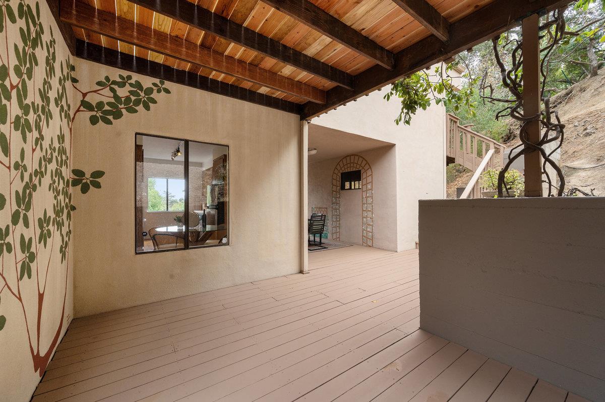 901 Laurelwood Drive