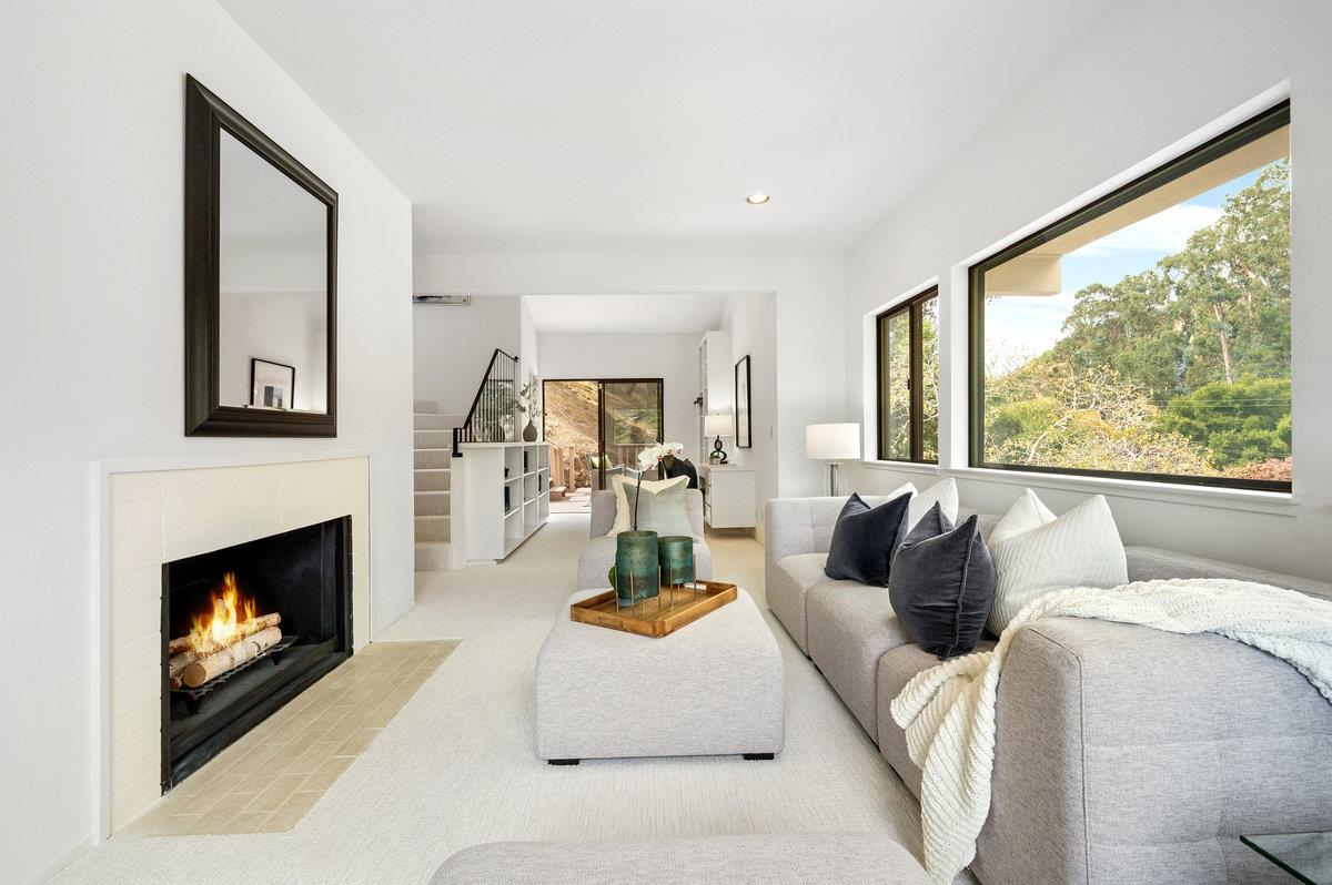 901 Laurelwood Drive