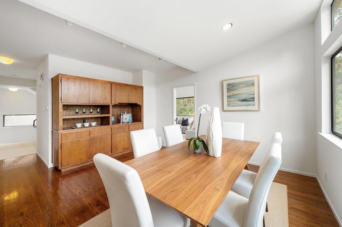 901 Laurelwood Drive