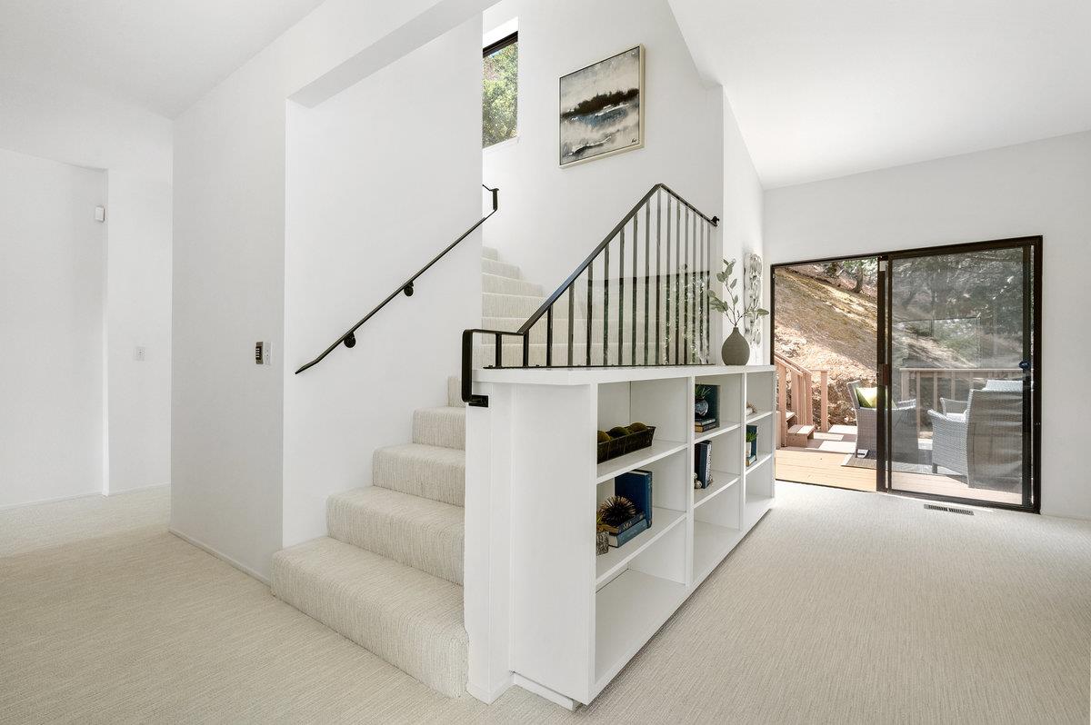 901 Laurelwood Drive