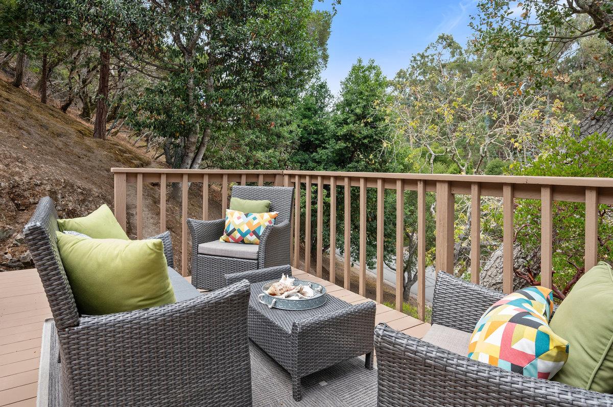 901 Laurelwood Drive