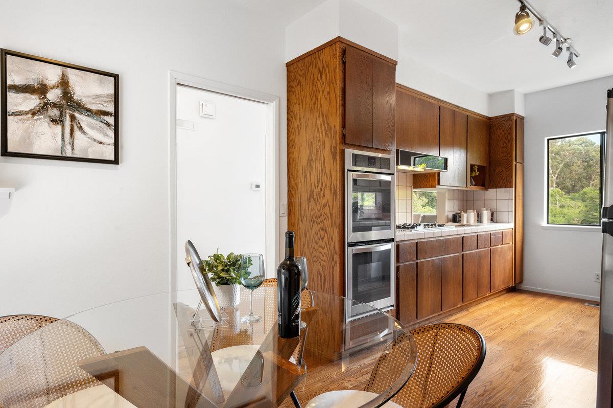 901 Laurelwood Drive