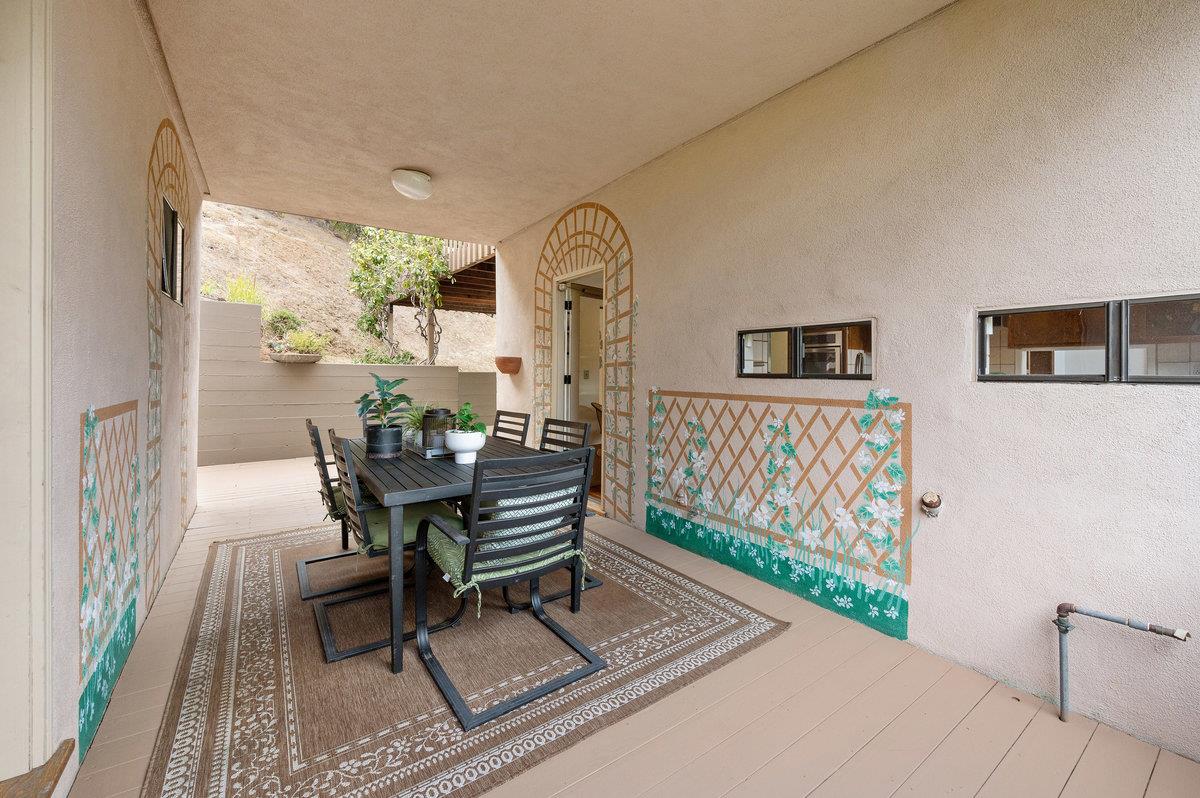 901 Laurelwood Drive