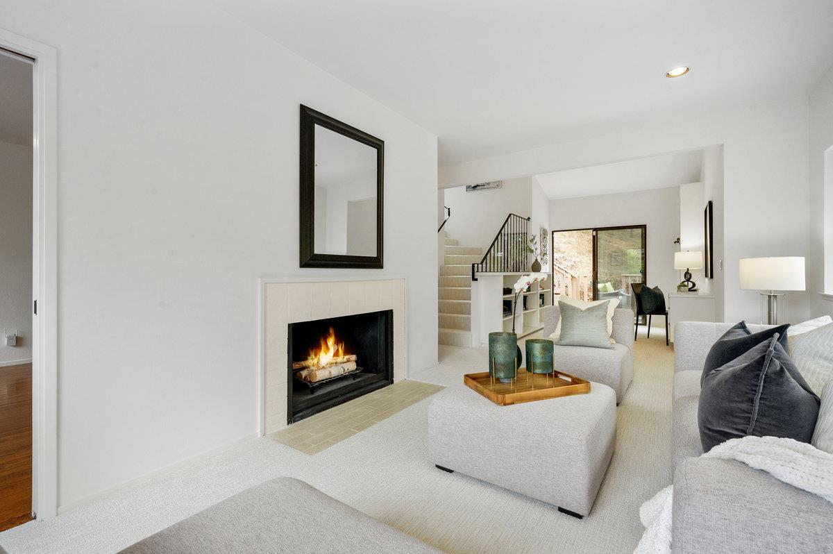 901 Laurelwood Drive