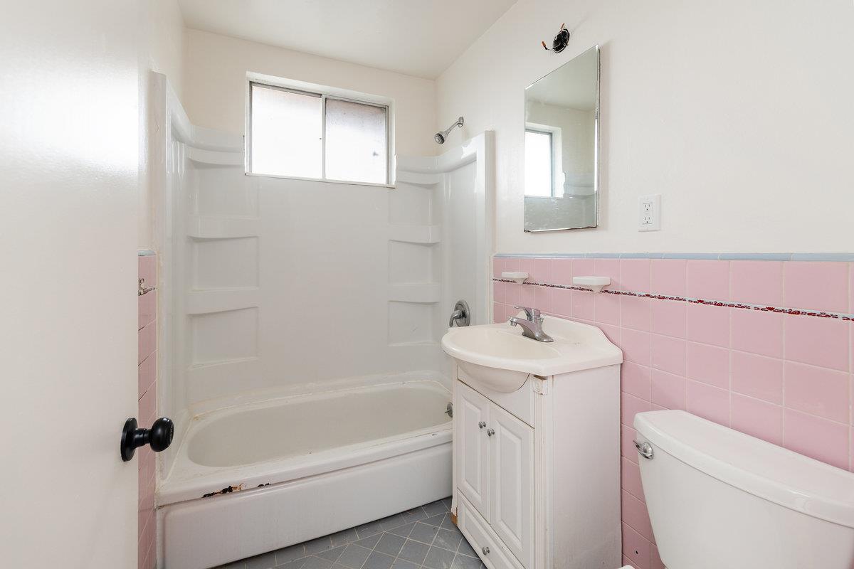 831-841 Santa Lucia Avenue