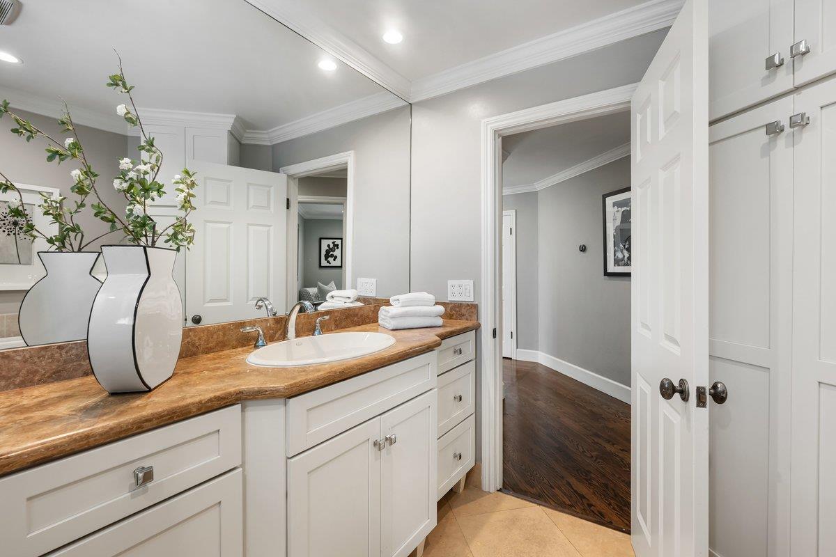 3011 Greenoak Court