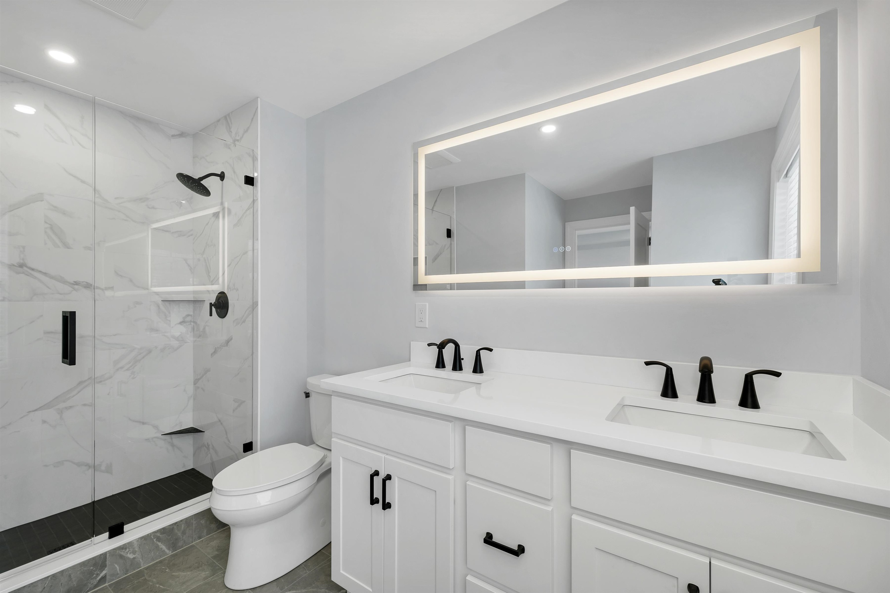 125 Laurel Road Unit: 33