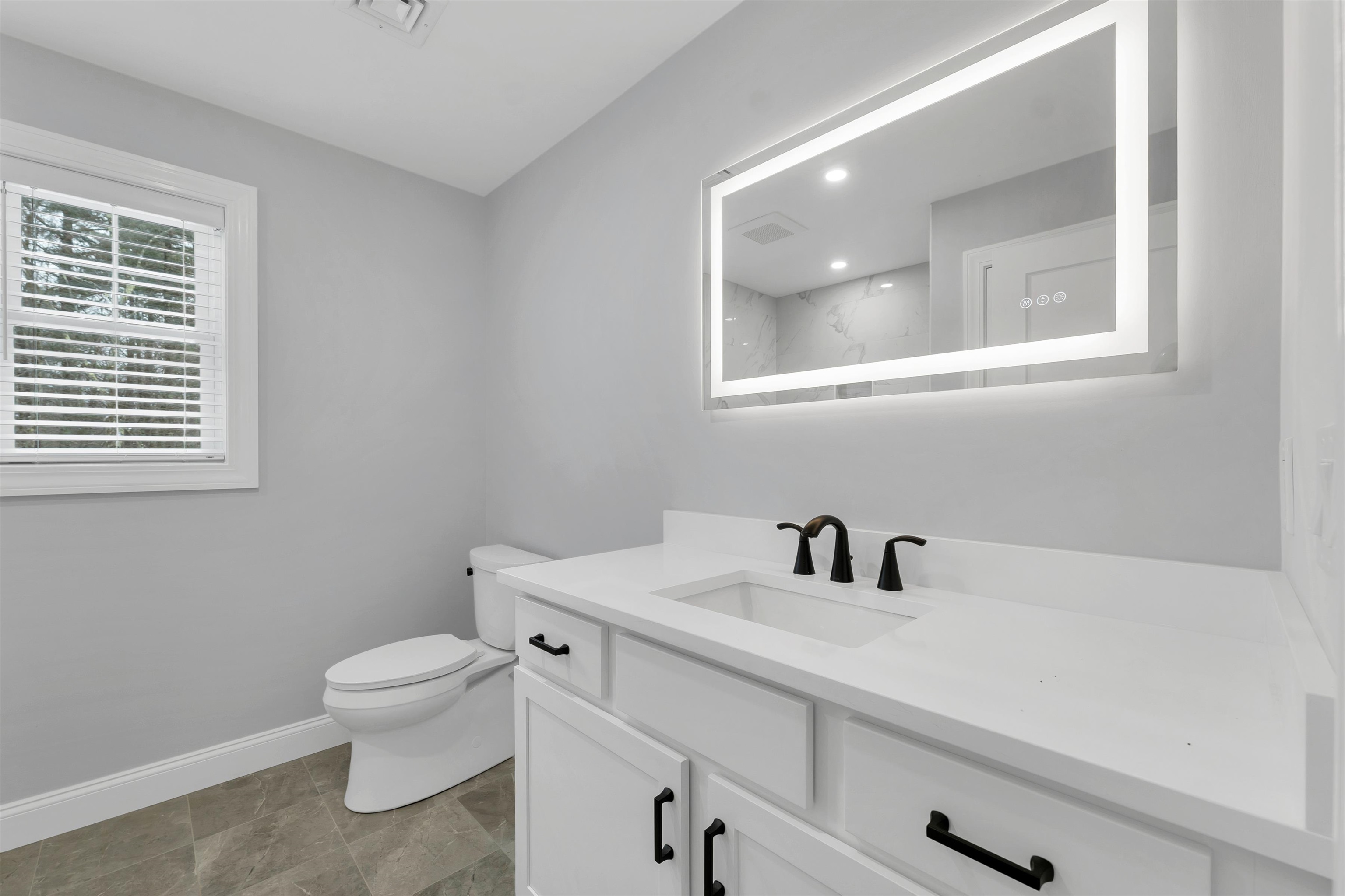 125 Laurel Road Unit: 33