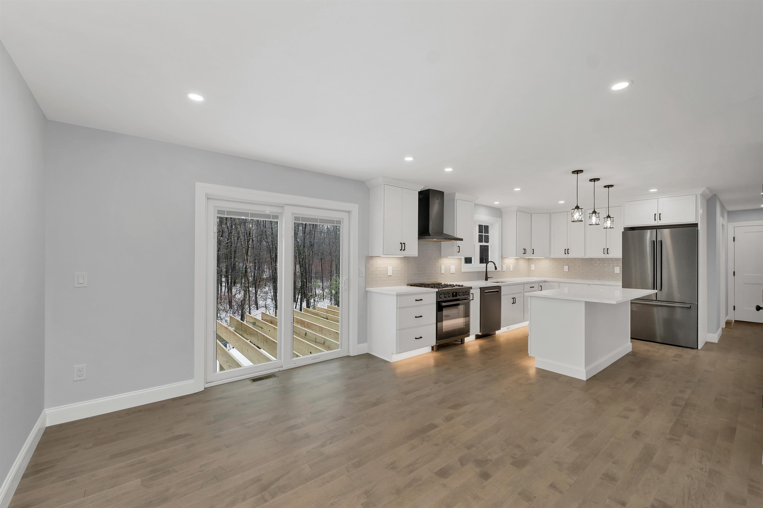 125 Laurel Road Unit: 33