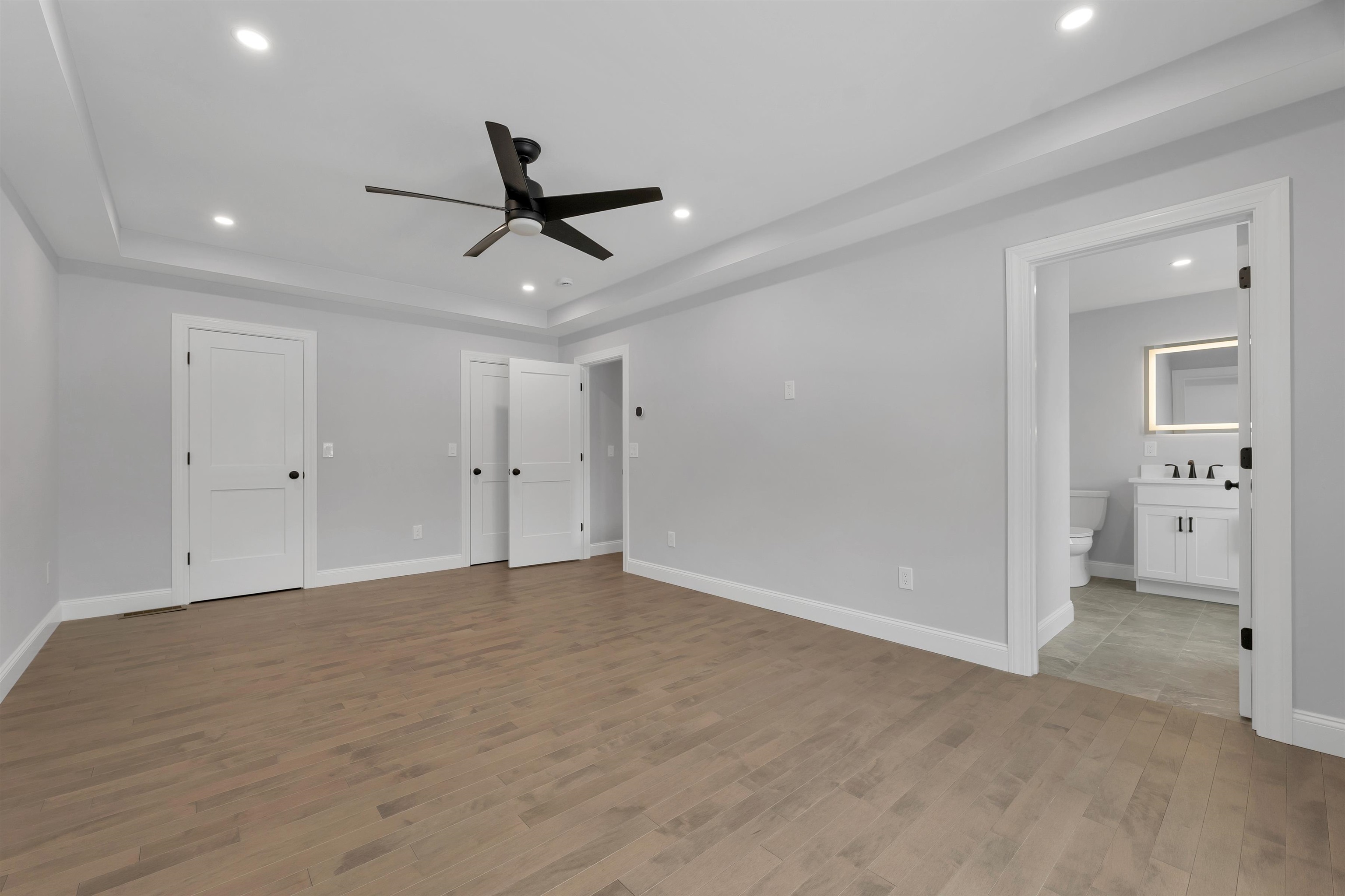 125 Laurel Road Unit: 33