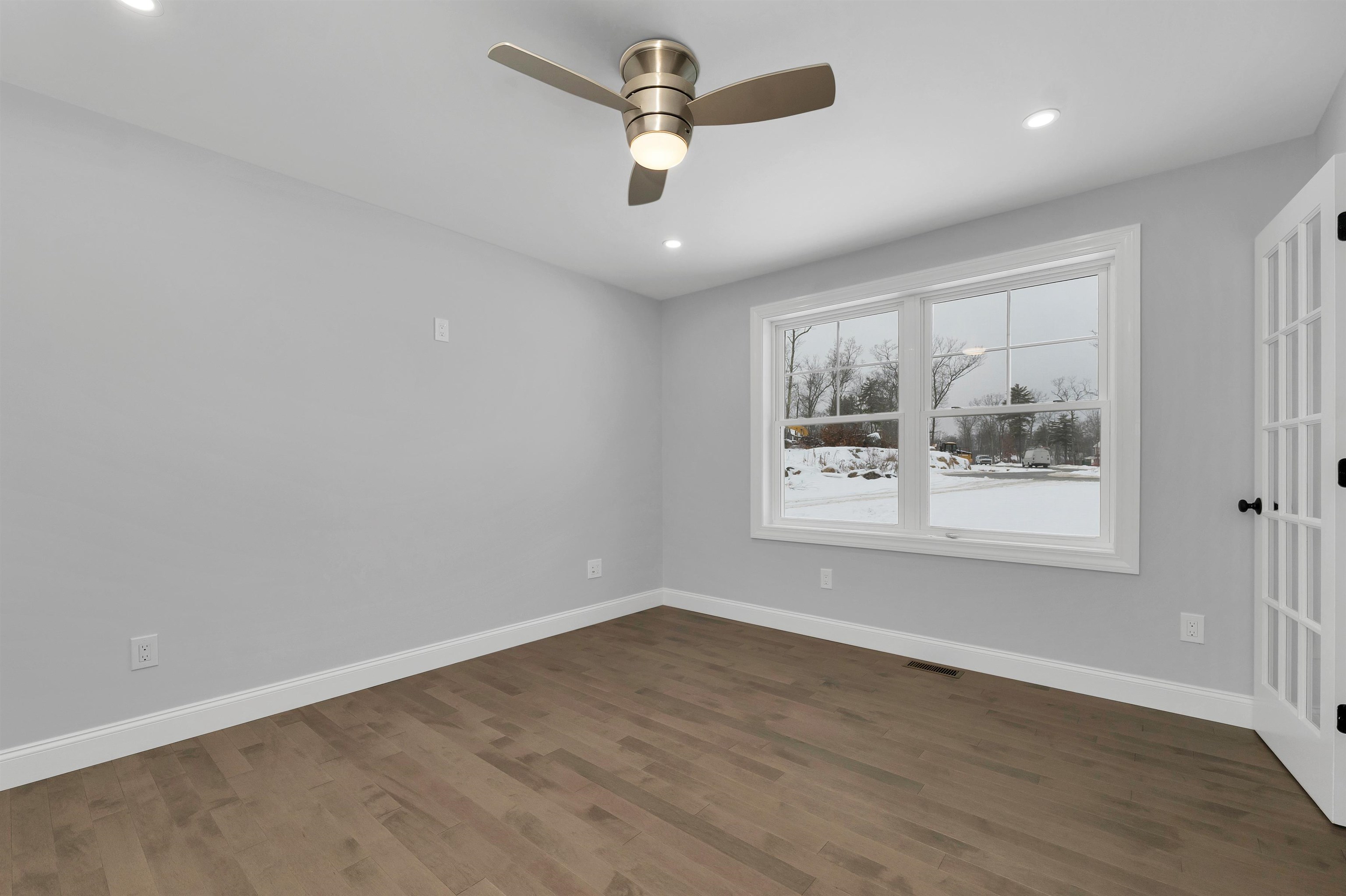 125 Laurel Road Unit: 33