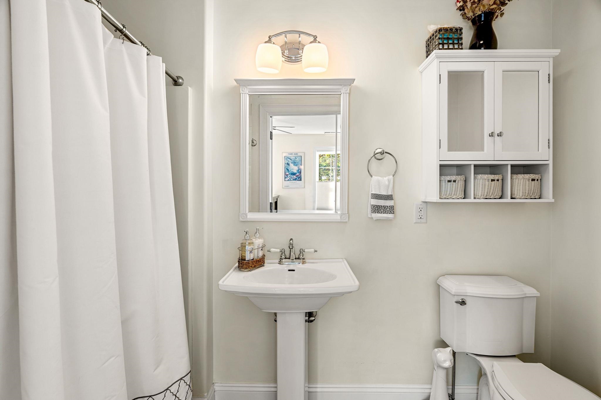 100 Chestnut Hill Road