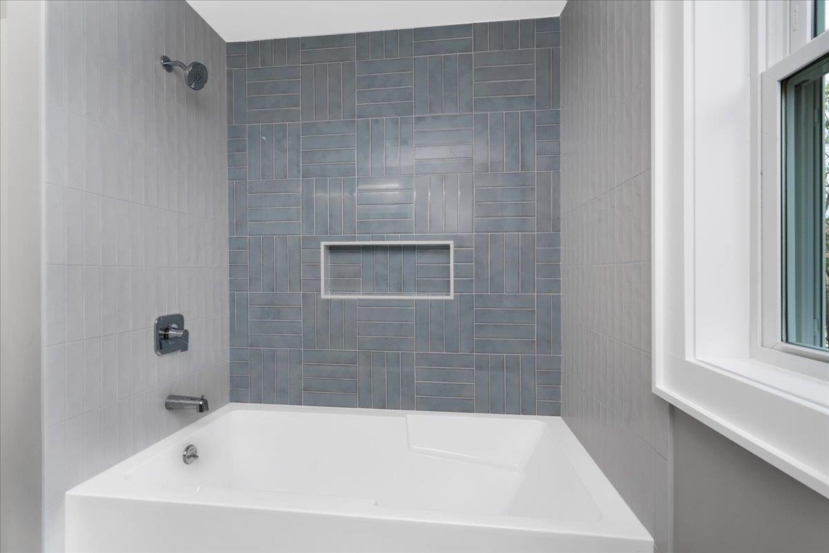 5 Jennifer Drive Unit: A