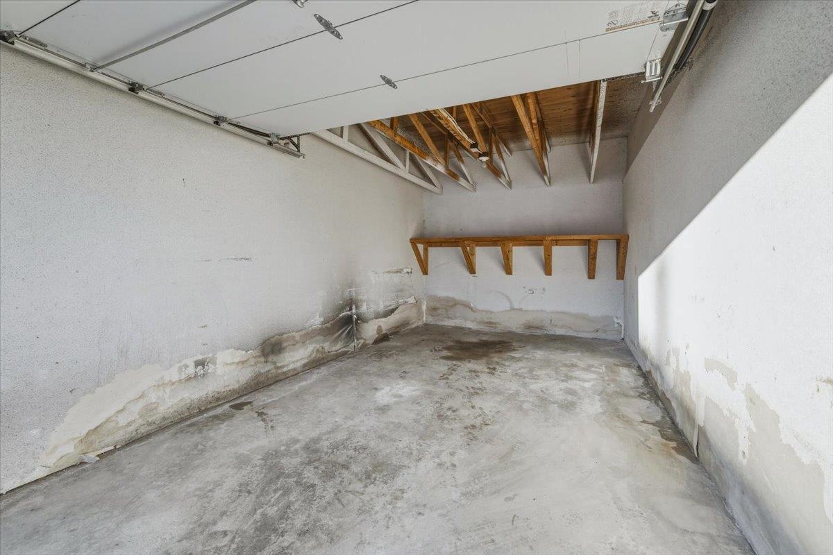 4 Knightsbridge Drive Unit: 206