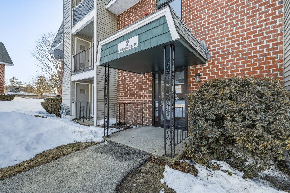 4 Knightsbridge Drive Unit: 206