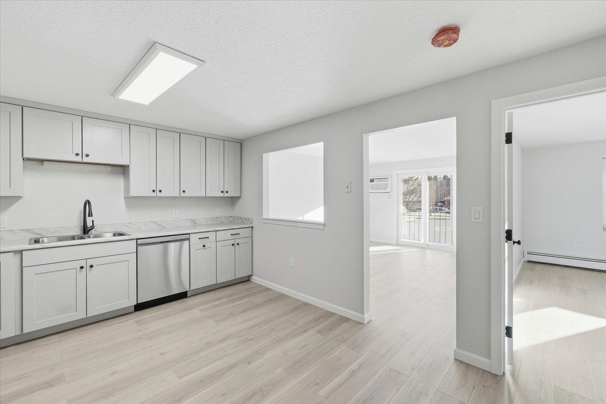 4 Knightsbridge Drive Unit: 206