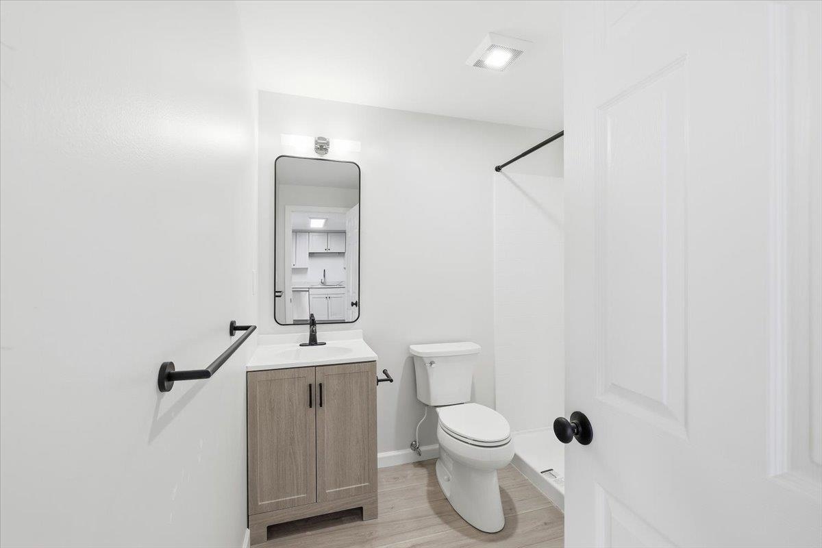 4 Knightsbridge Drive Unit: 206