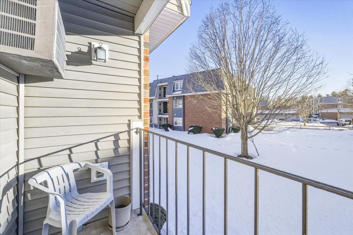 4 Knightsbridge Drive Unit: 206