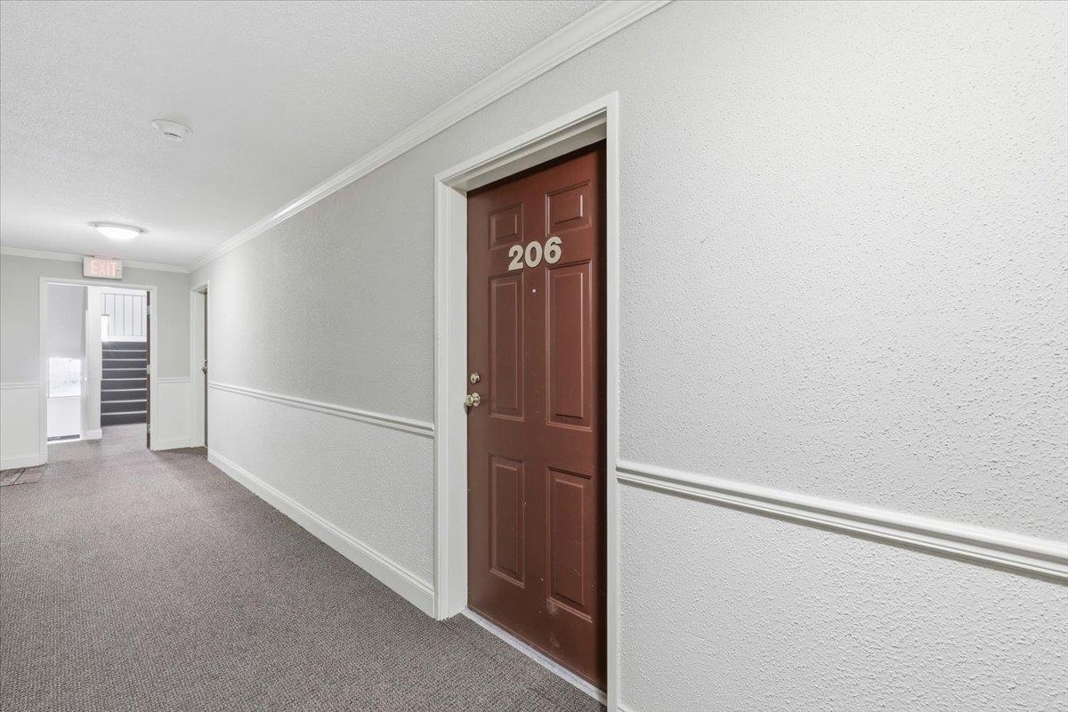 4 Knightsbridge Drive Unit: 206