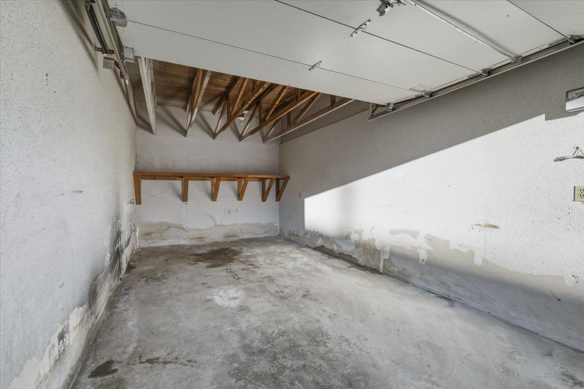 4 Knightsbridge Drive Unit: 206