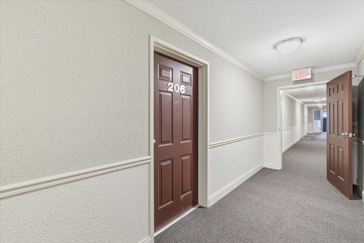 4 Knightsbridge Drive Unit: 206