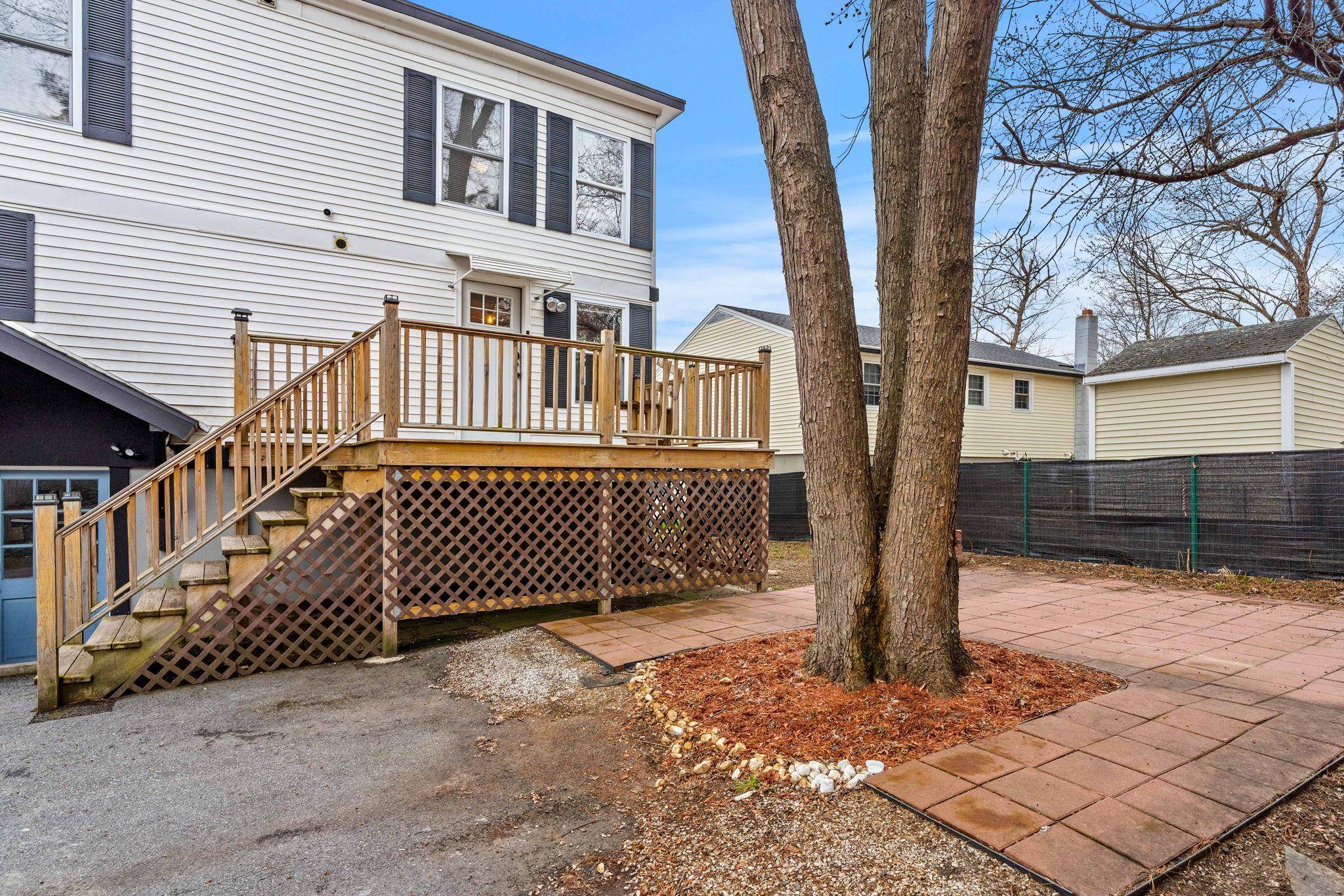 214 Maplehurst Avenue