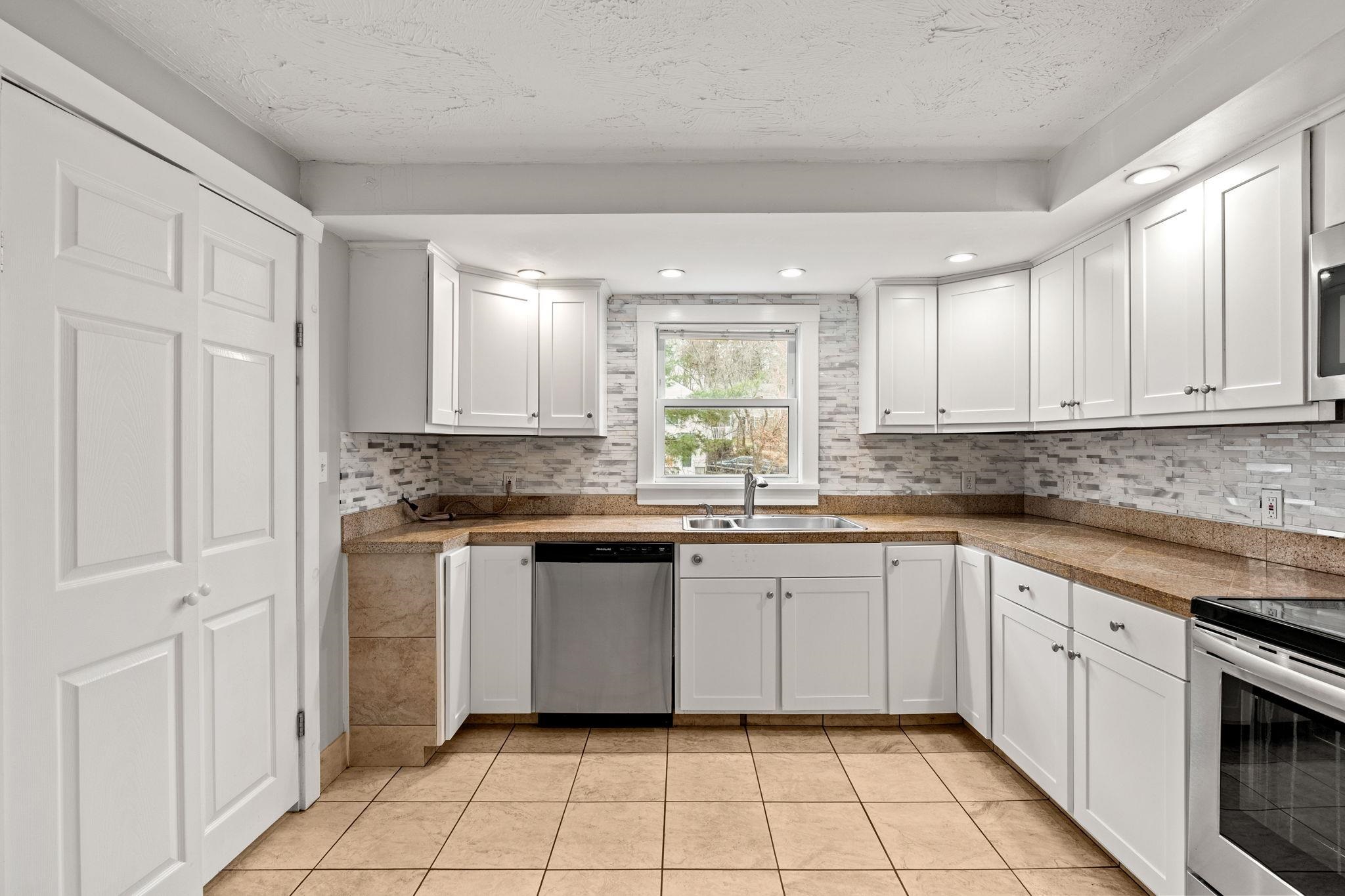 214 Maplehurst Avenue