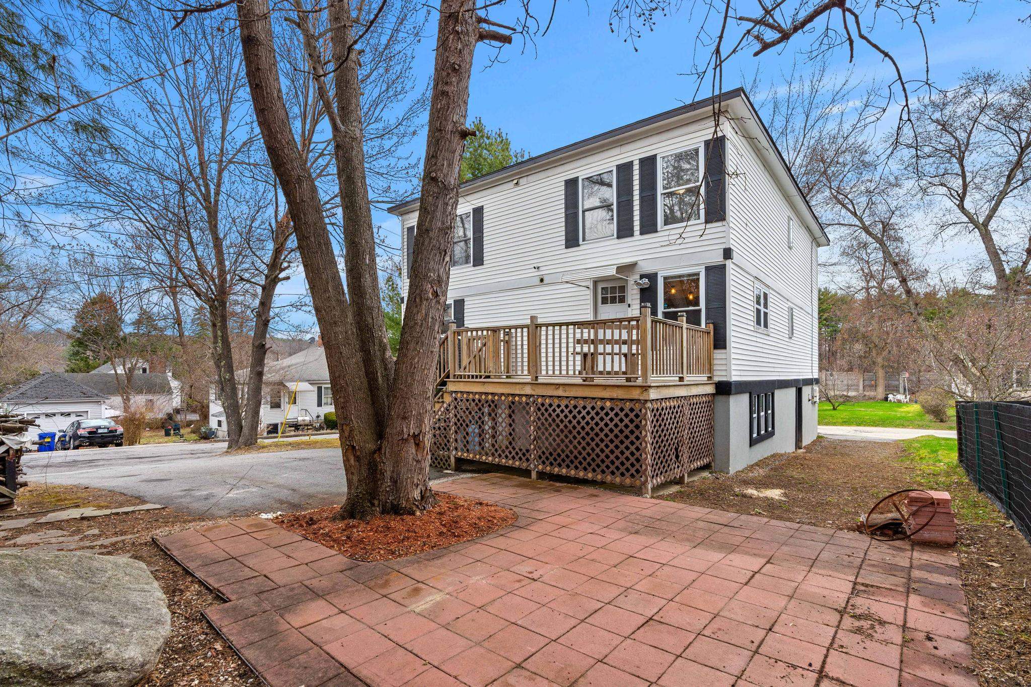 214 Maplehurst Avenue