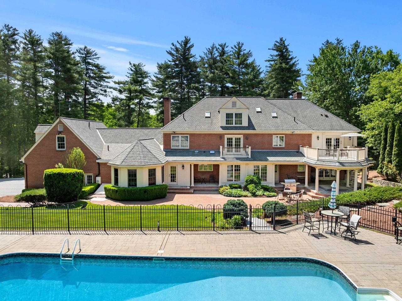 56 Oak Drive