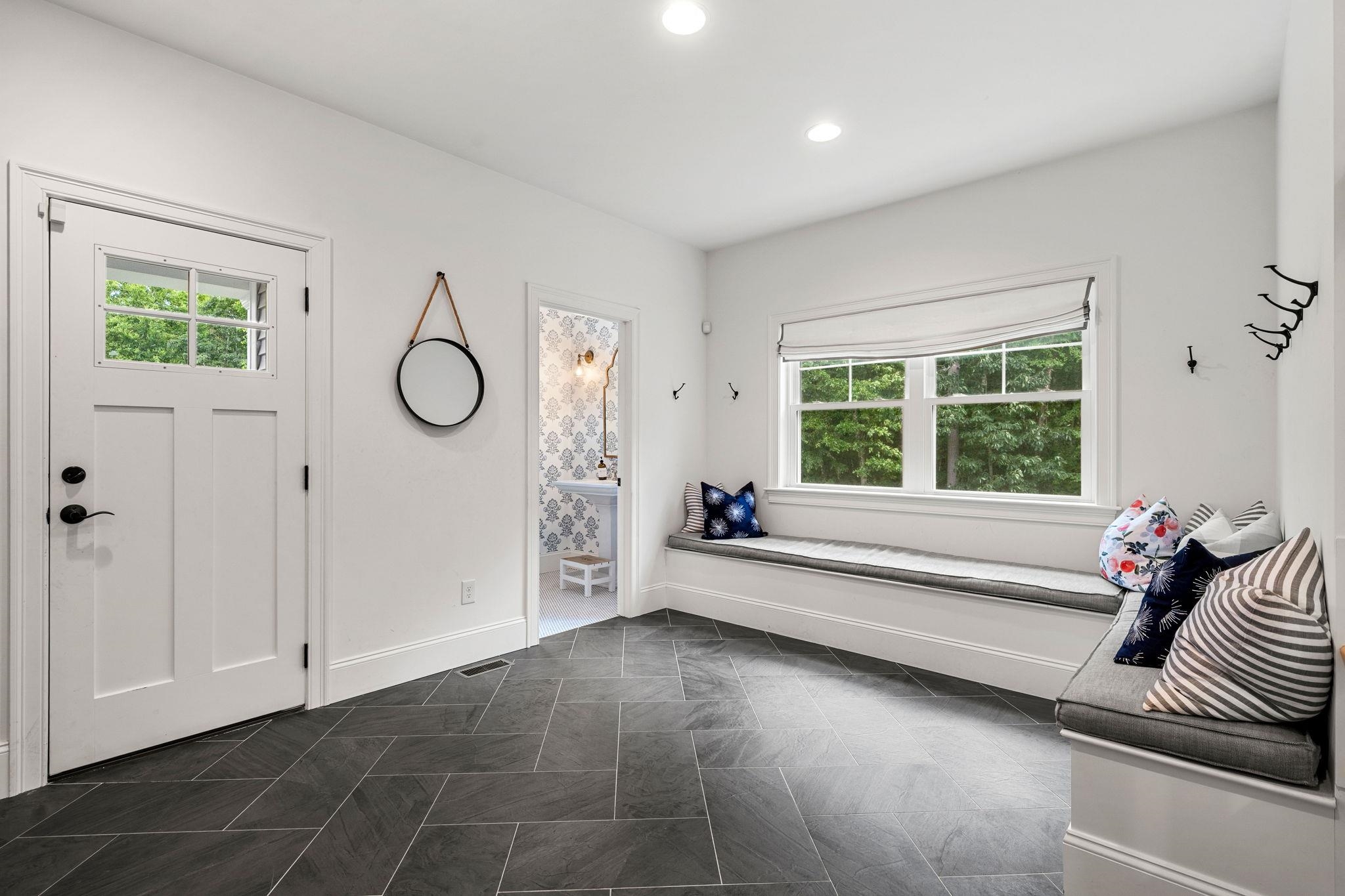 32 Settlers Court