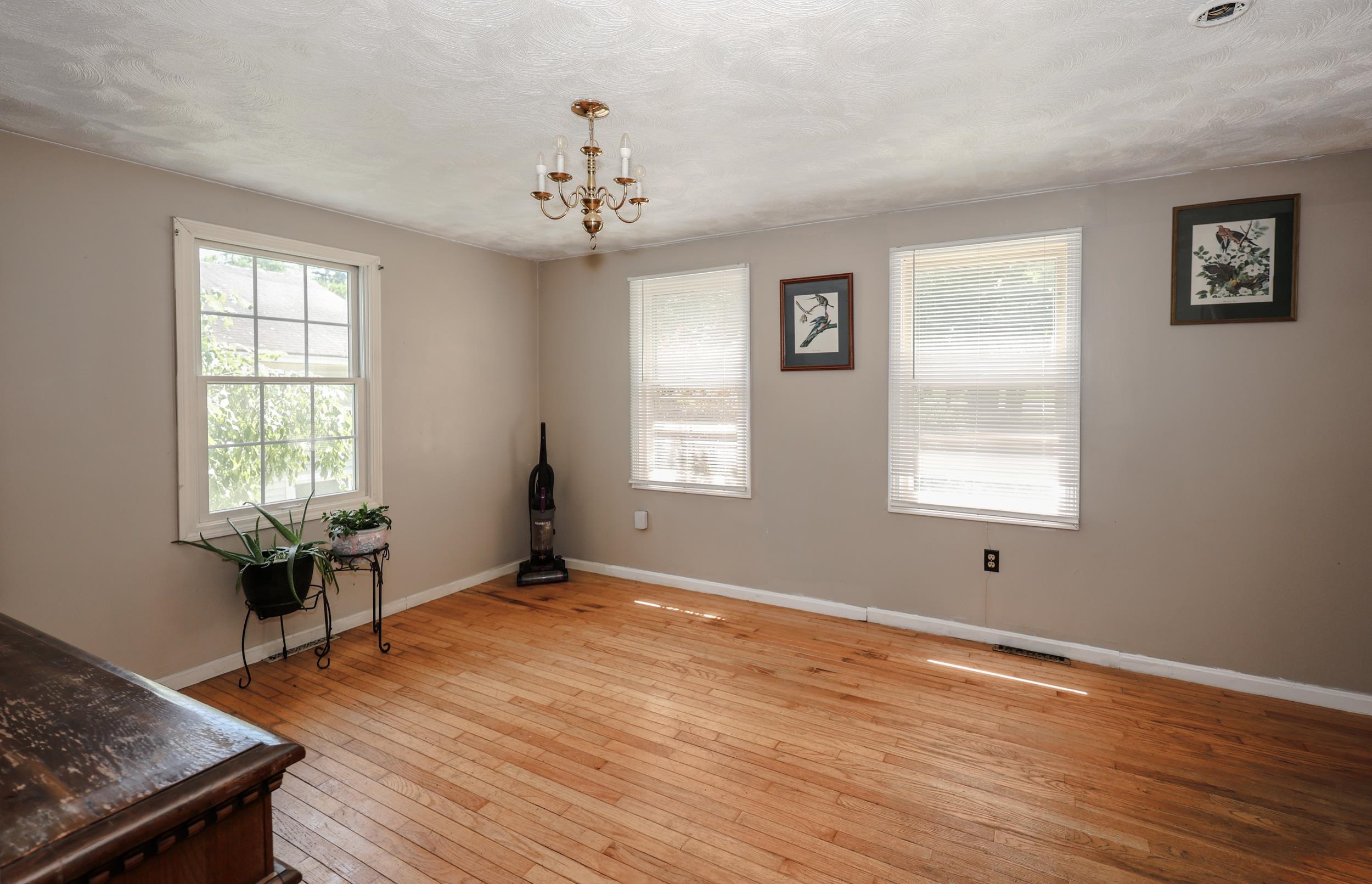 22 Holton Circle