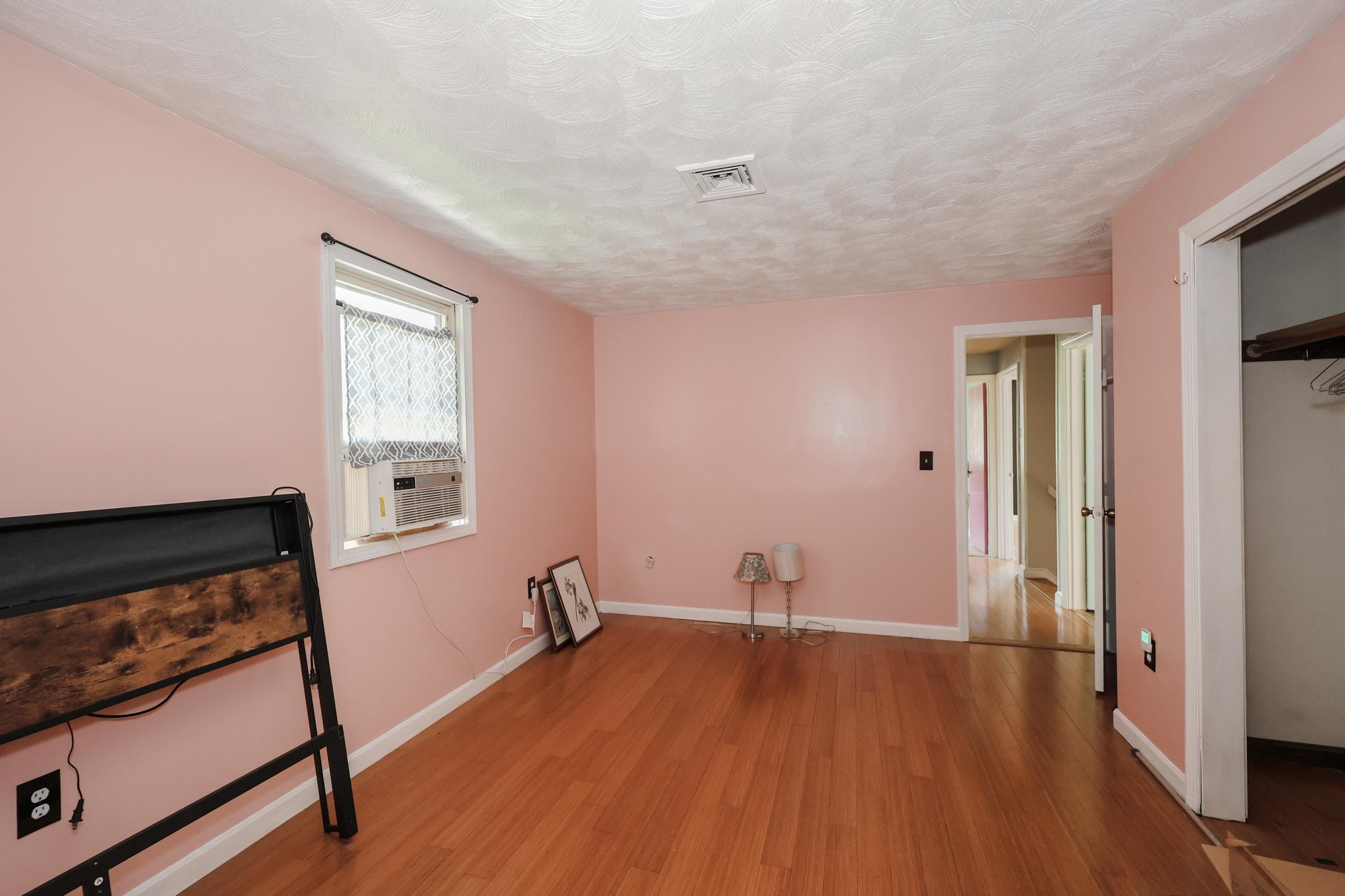 22 Holton Circle
