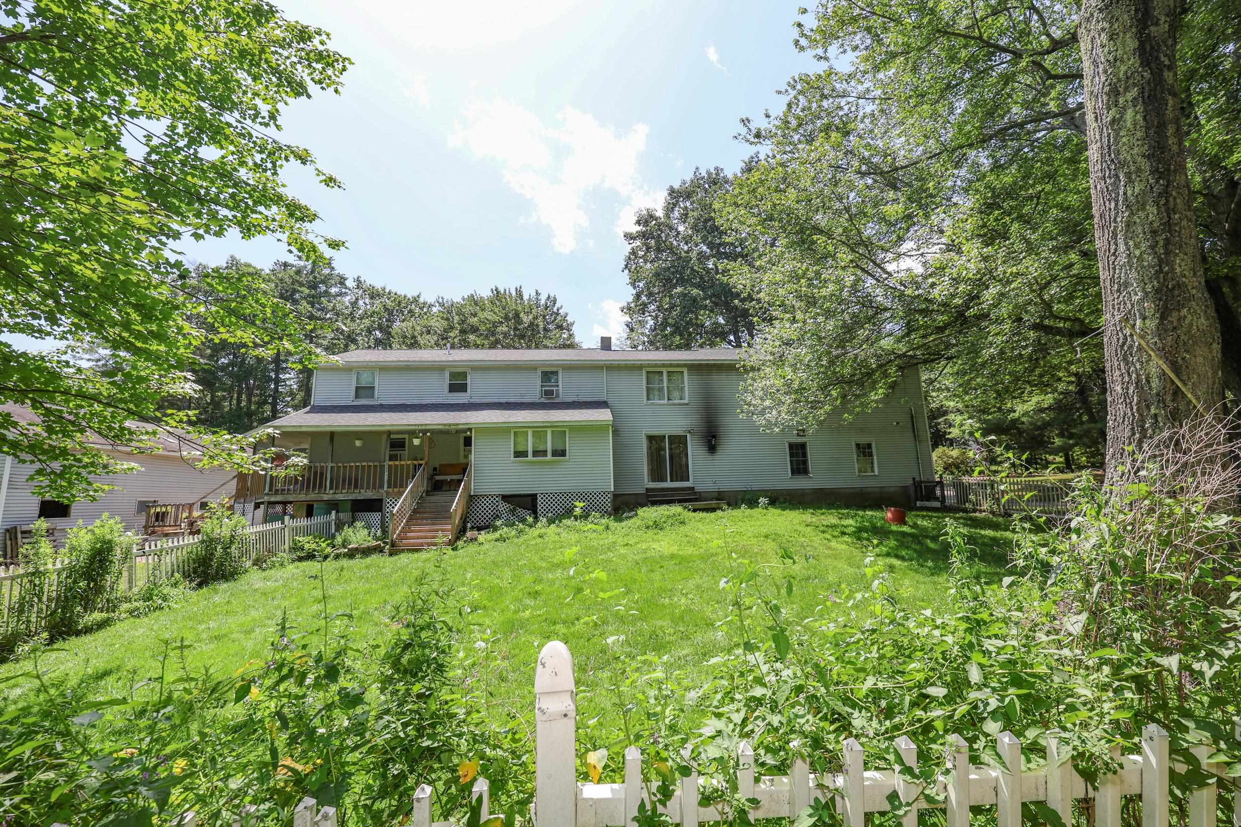 22 Holton Circle