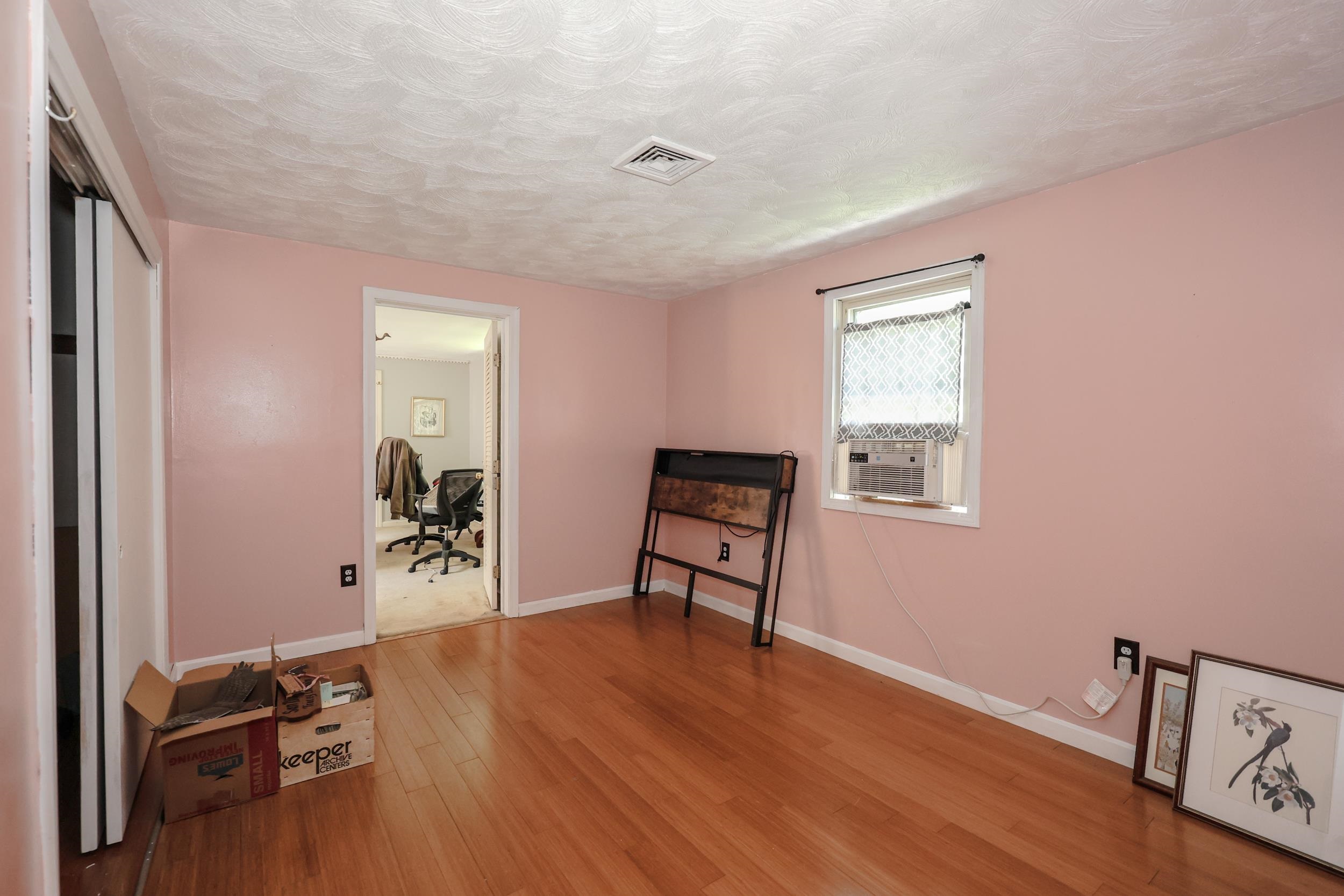 22 Holton Circle