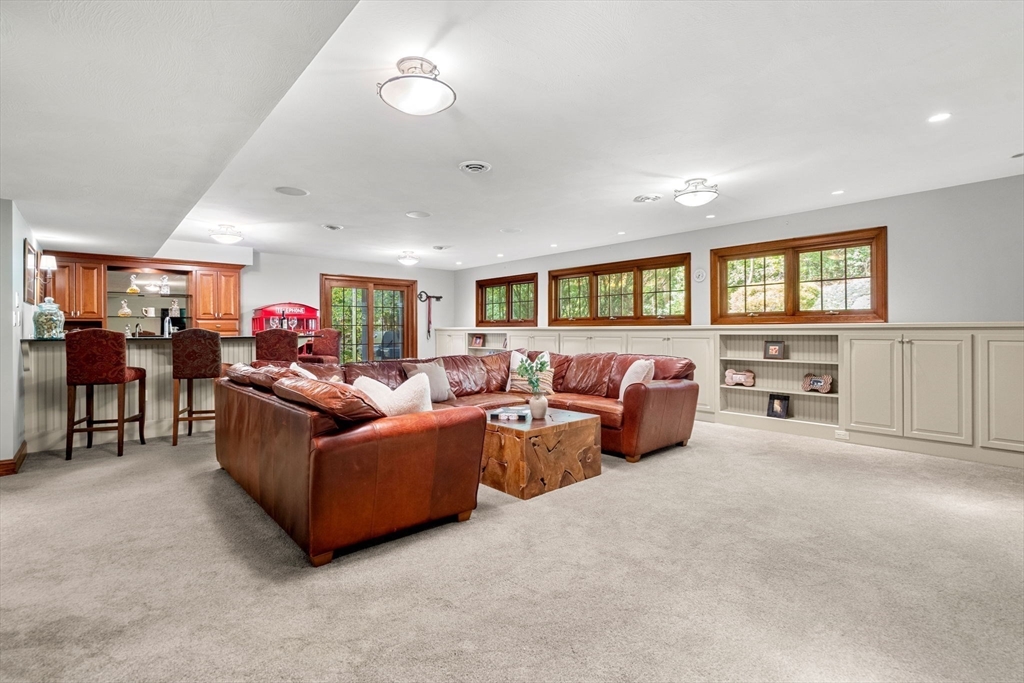 11 Aspen Ln
