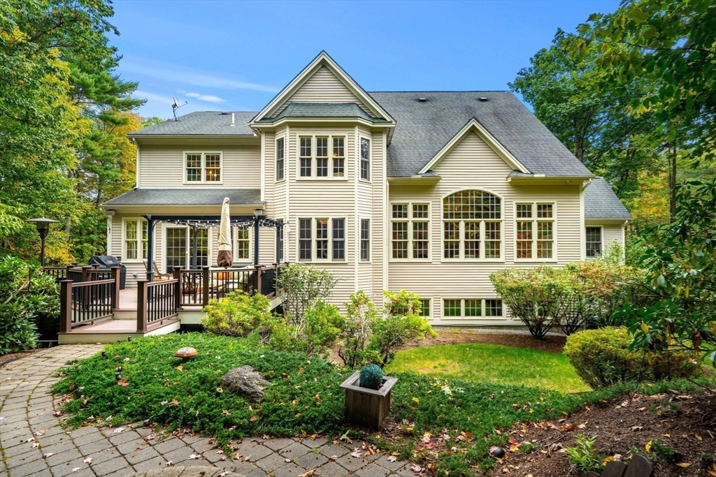 11 Aspen Ln