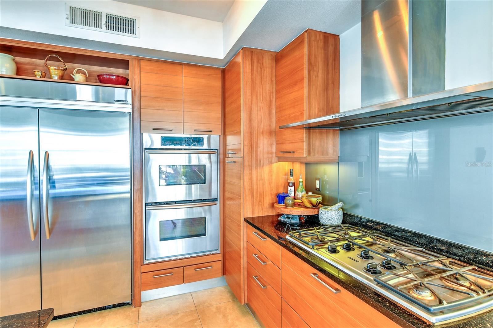 128 GOLDEN GATE PT #601B