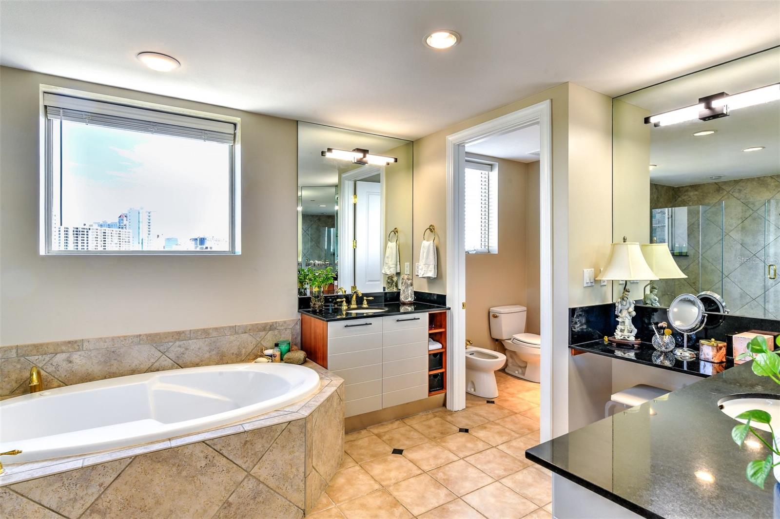 128 GOLDEN GATE PT #601B