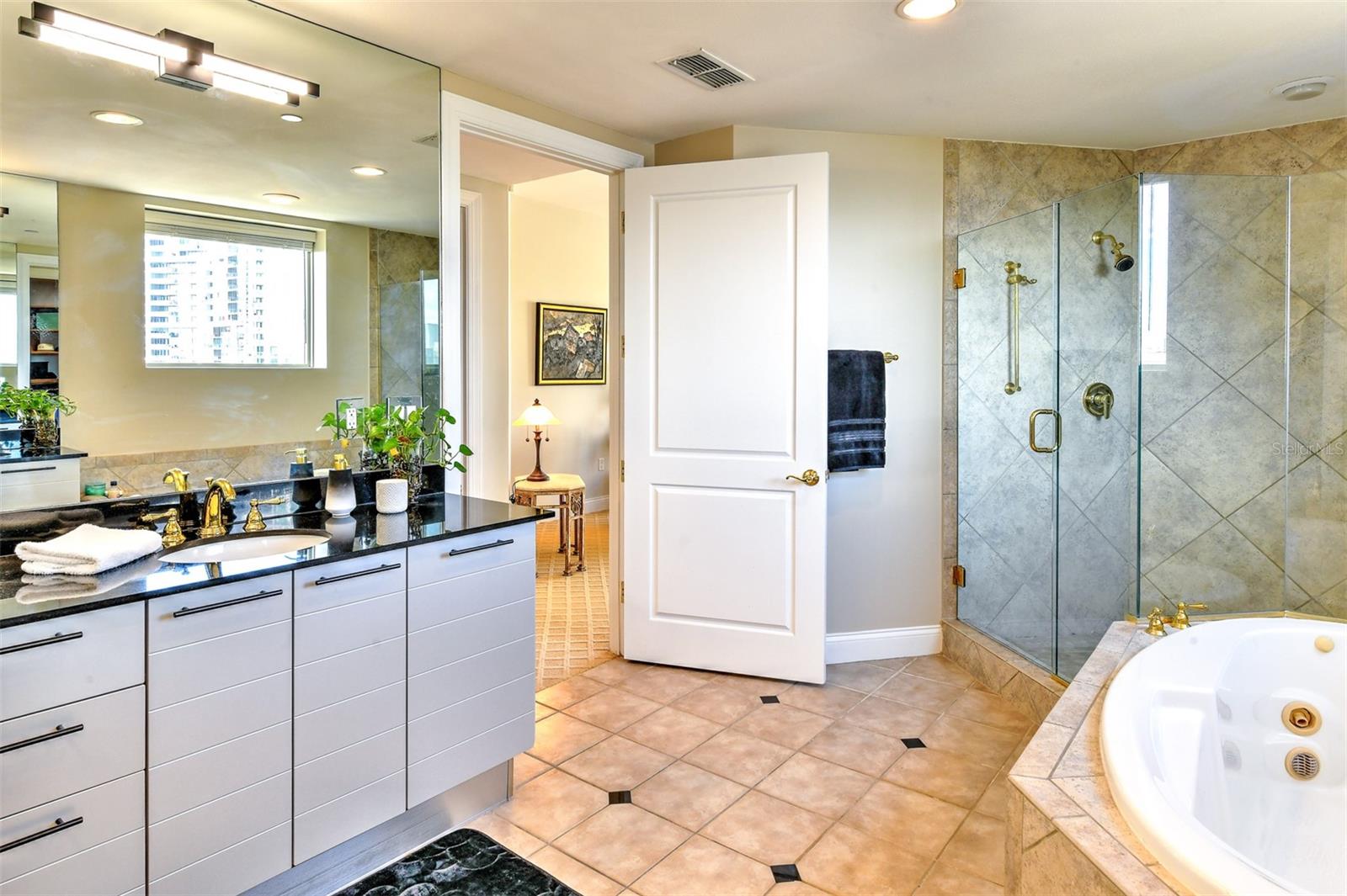 128 GOLDEN GATE PT #601B