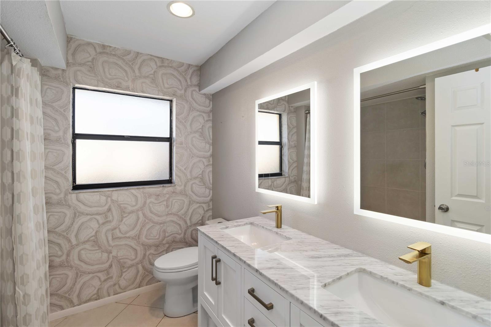 3876 TORREY PINES BLVD