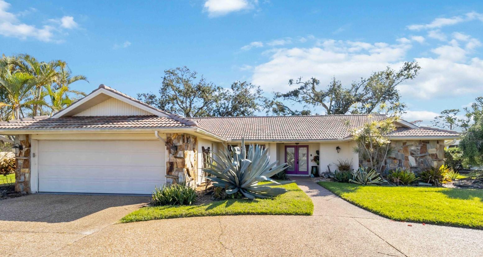 3876 TORREY PINES BLVD