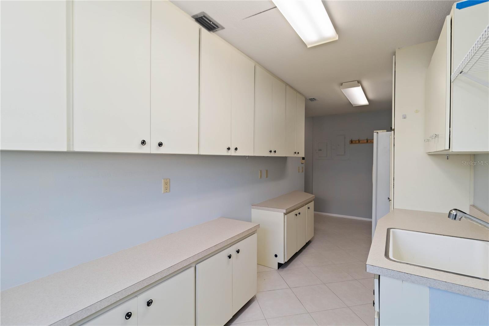 3876 TORREY PINES BLVD