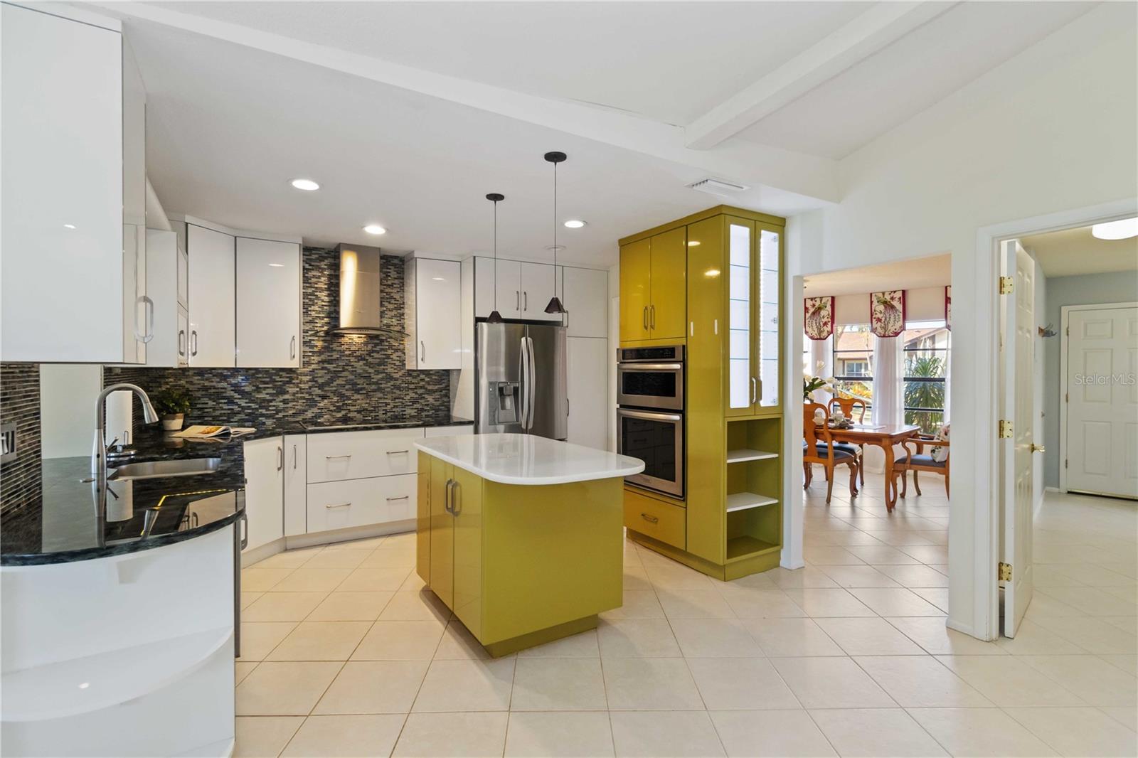 3876 TORREY PINES BLVD